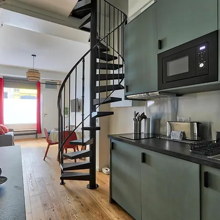 Le Velours - T2 Duplex Calme - Quartier Montmartre Lamarck Apartment *